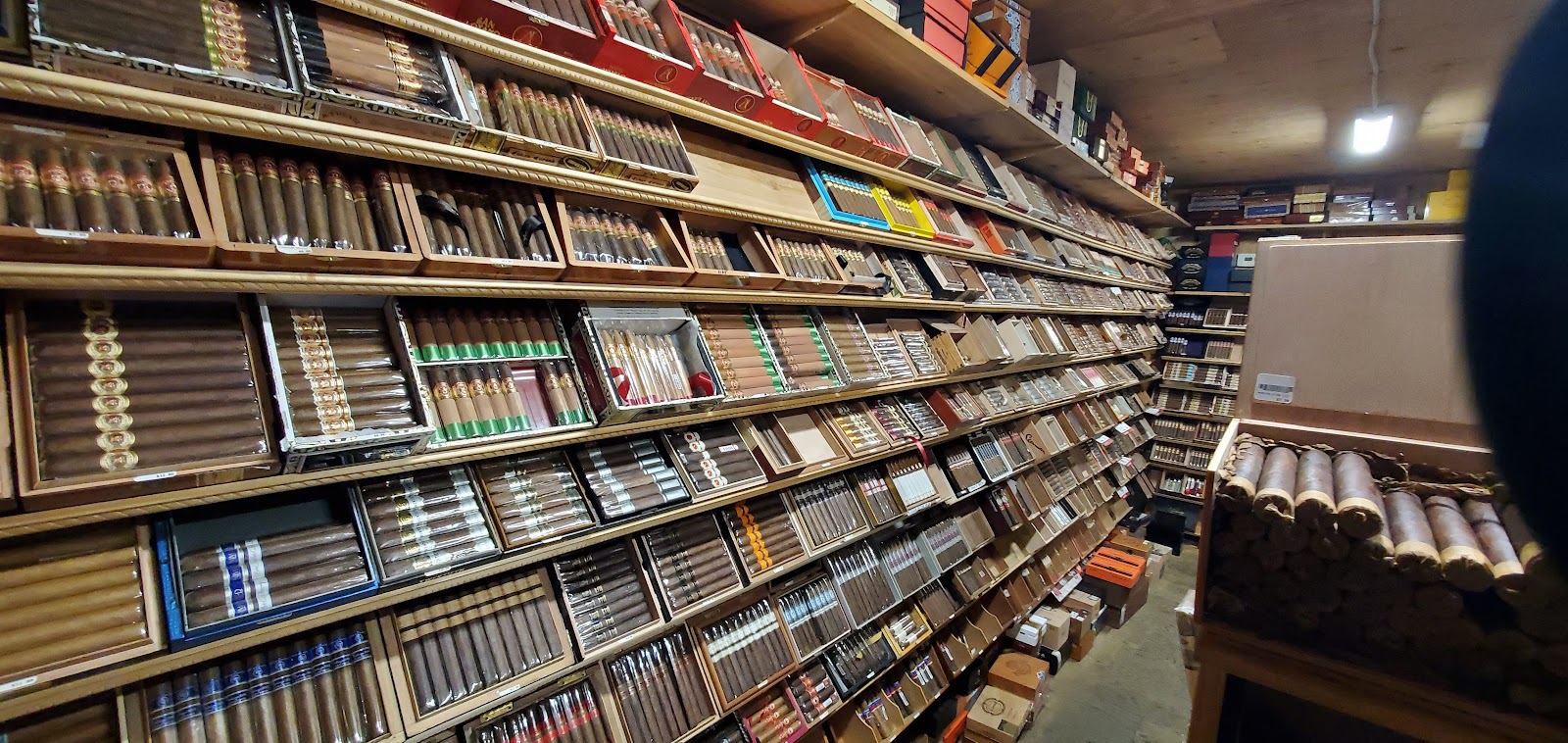 TM Cigar Lounge photo 6