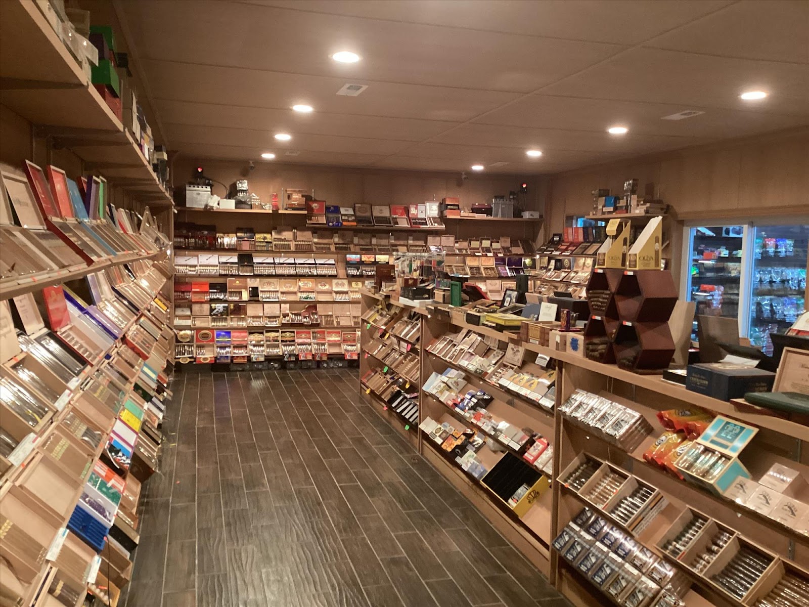 Tobacco Hub photo 6