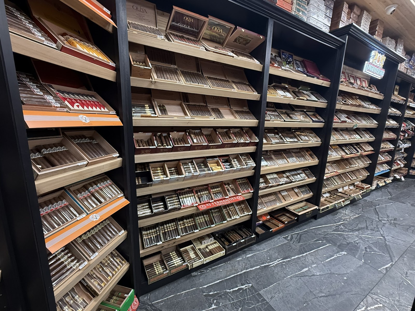 Tobacco Land photo 9