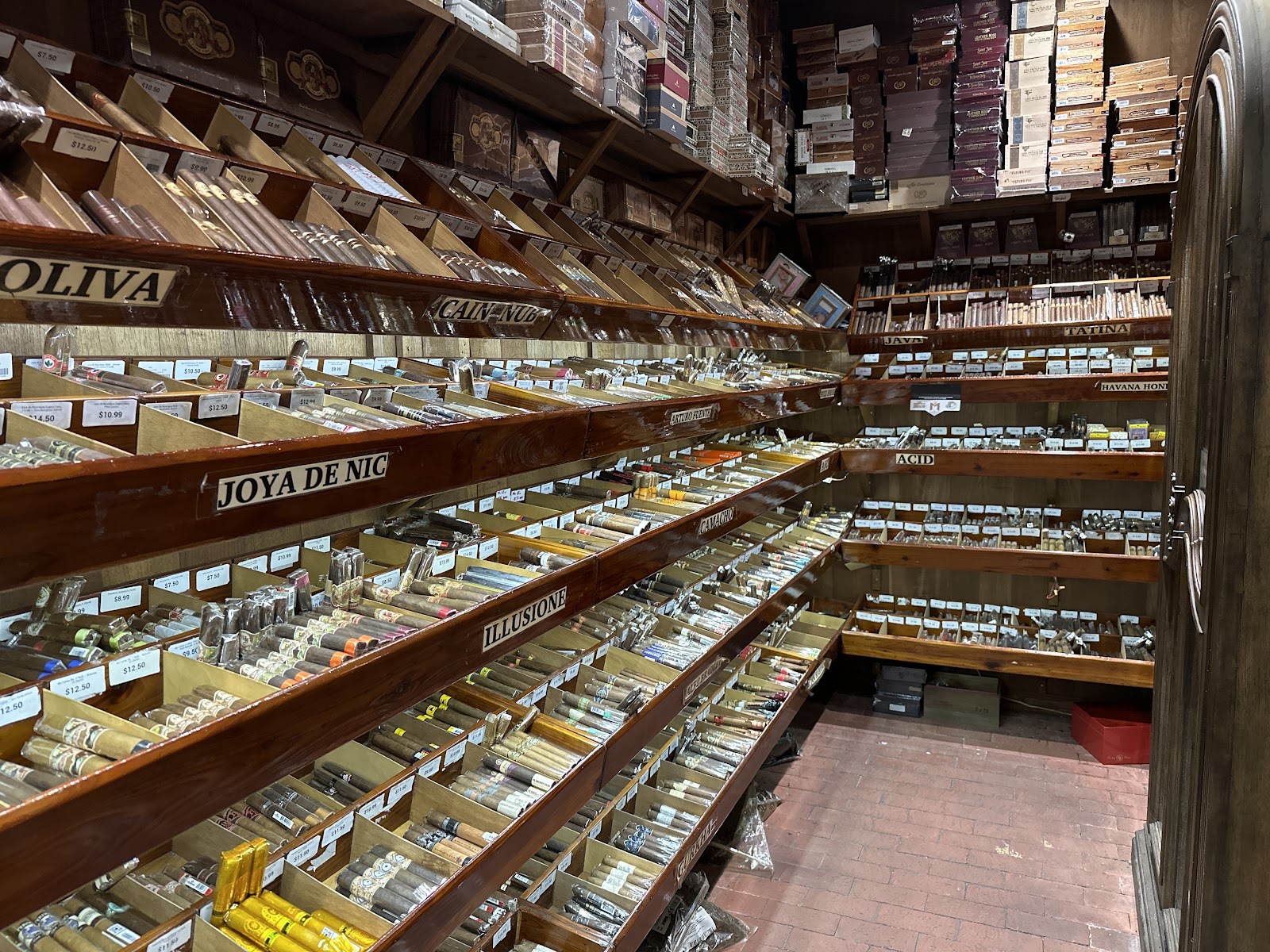 Tobacco Leaf Henderson photo 8