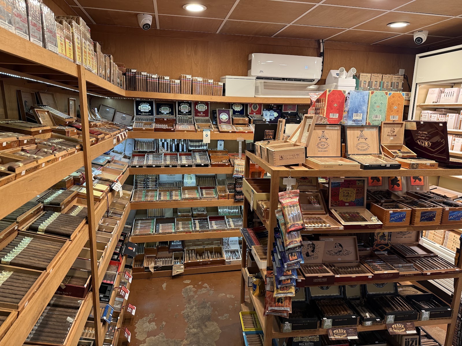 Tobacco Locker photo 2