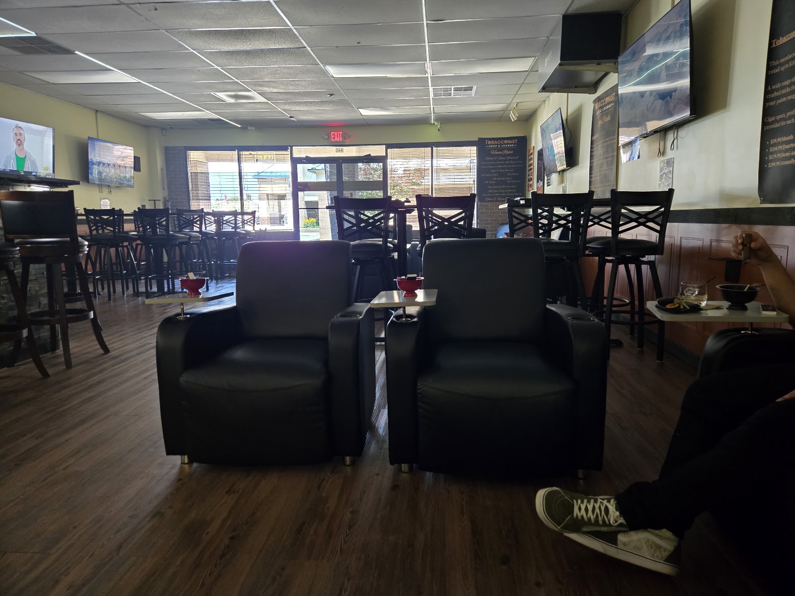 Tobacconist Shop & Lounge photo 8