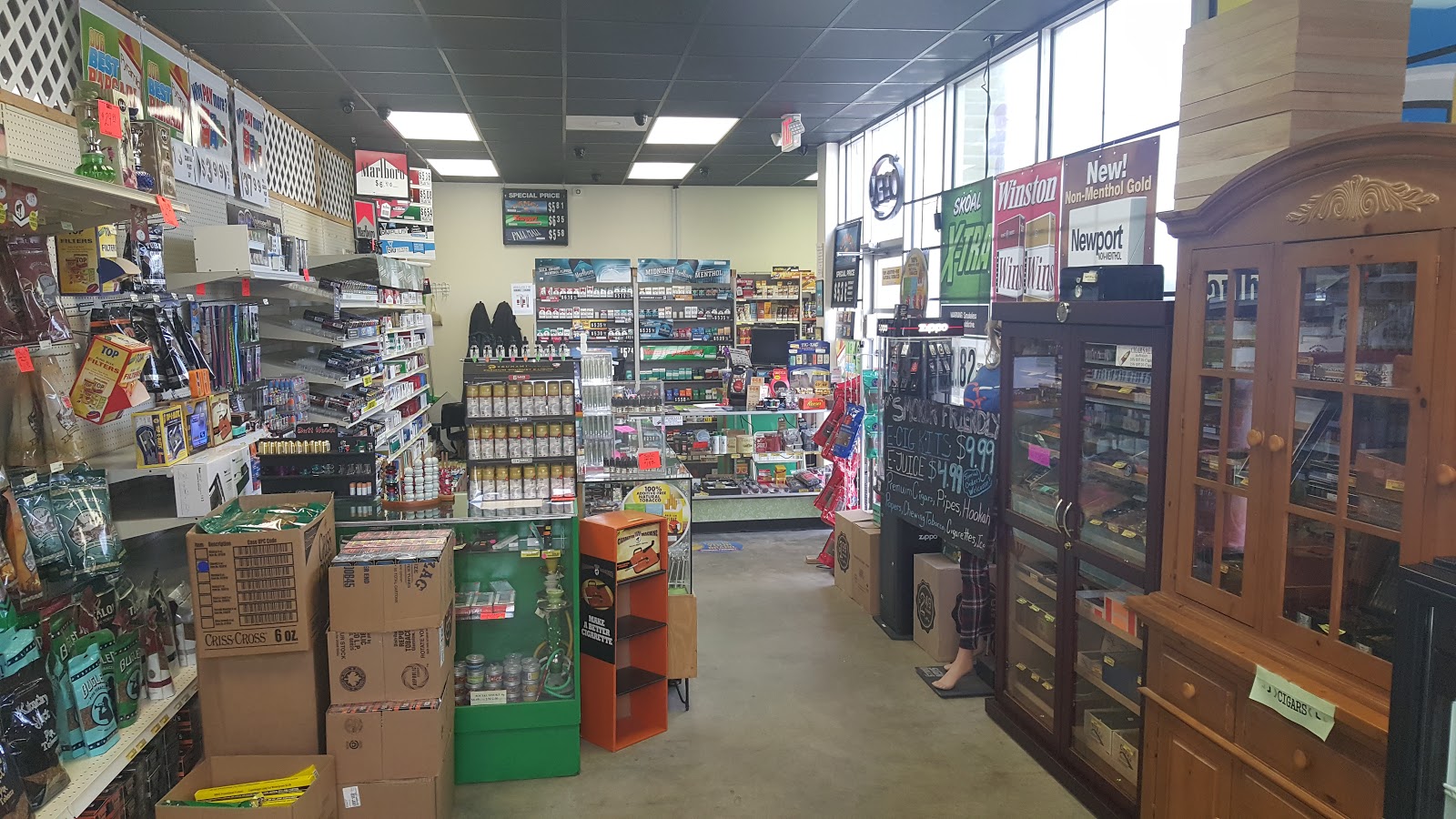 Tom's Super Shop #5/Smoker Friendly - Derby, KS photo 4