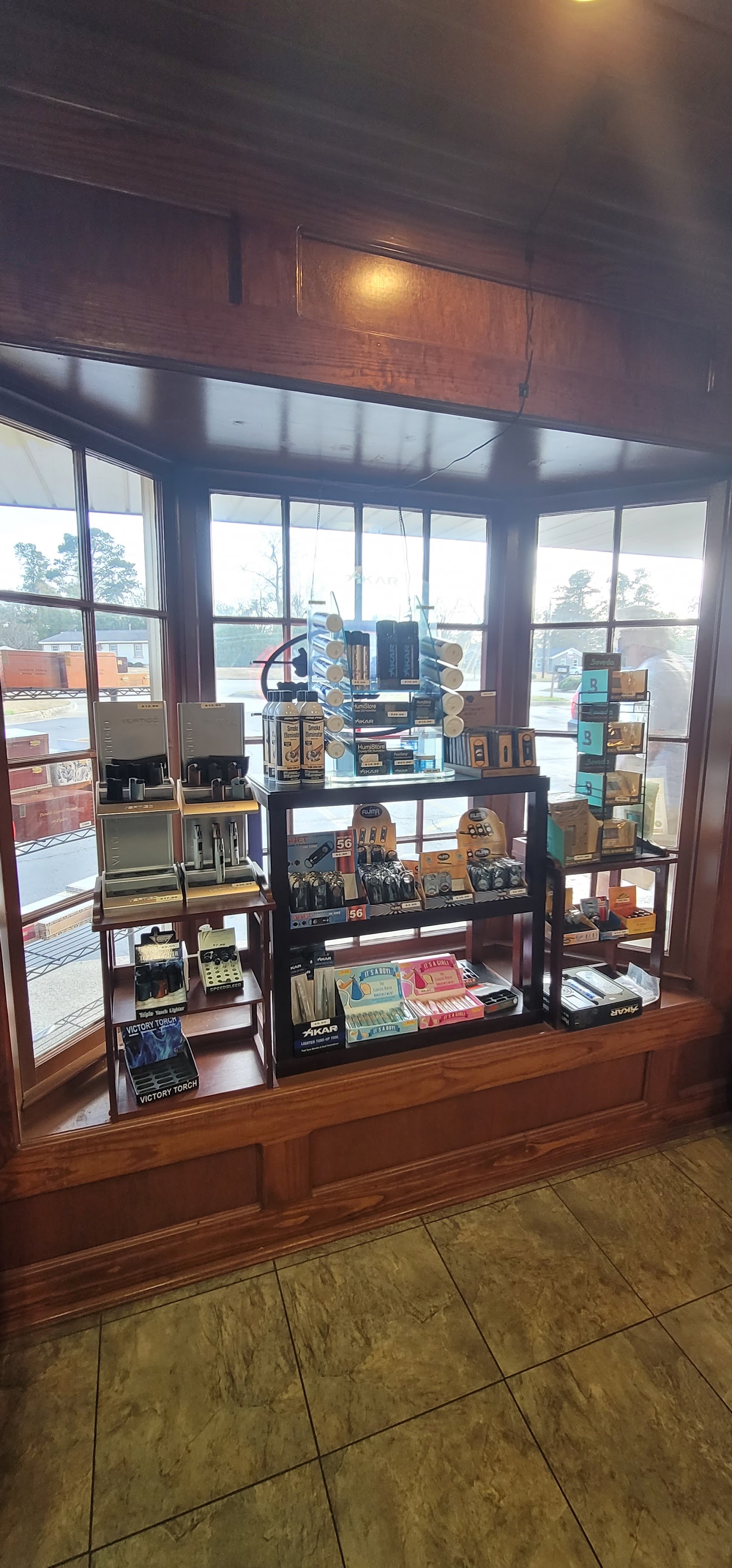 Top Shelf Cigar & Tobacco Shoppe photo 5