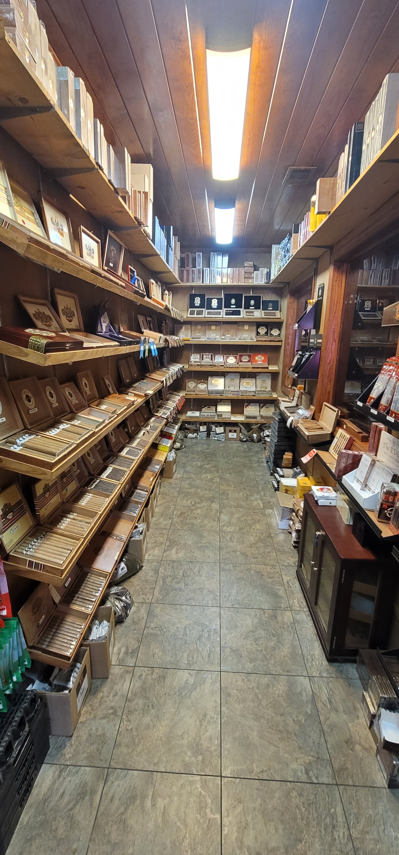 Top Shelf Cigar & Tobacco Shoppe photo 9