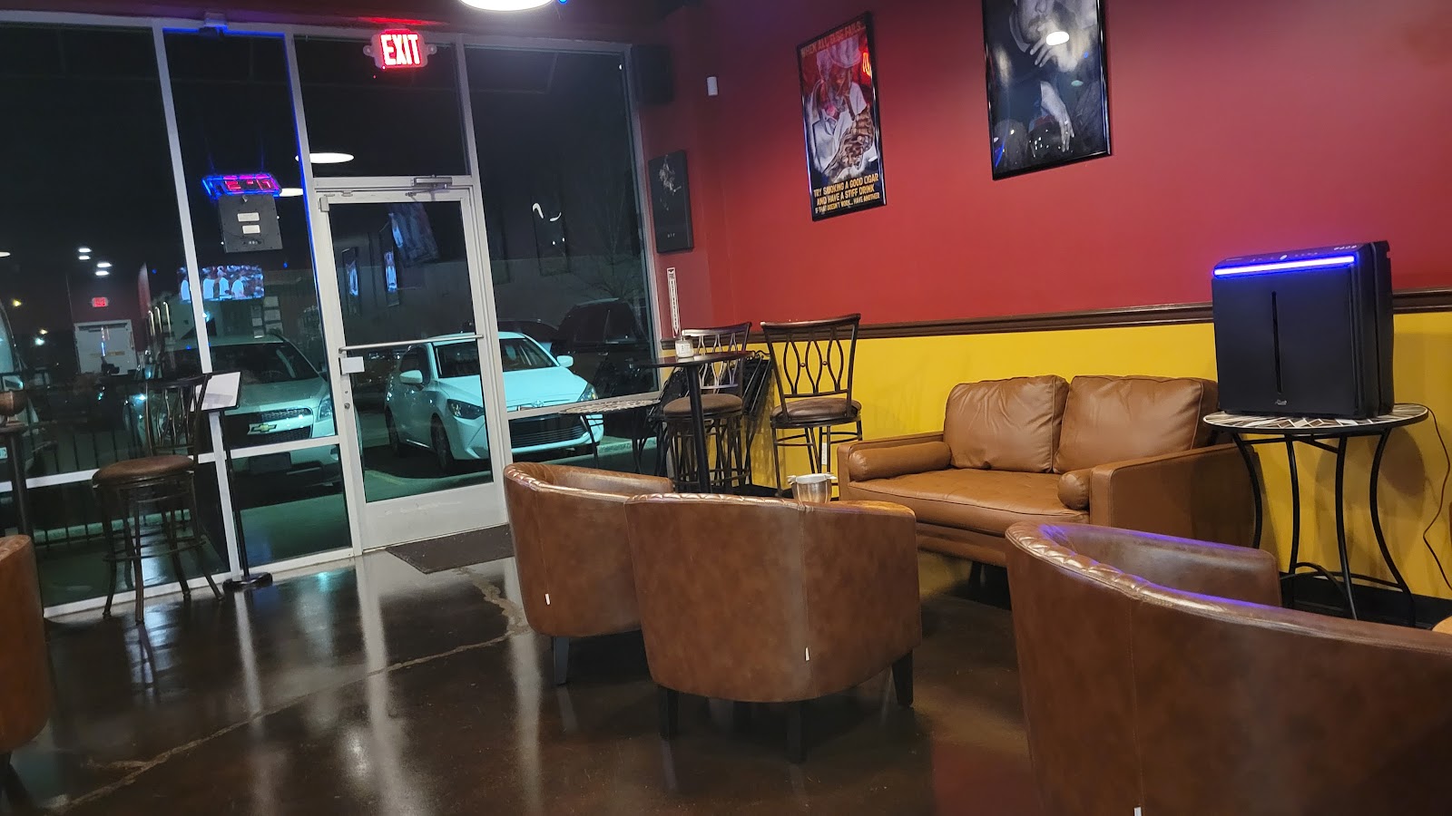 Torch Cigar Lounge photo 8