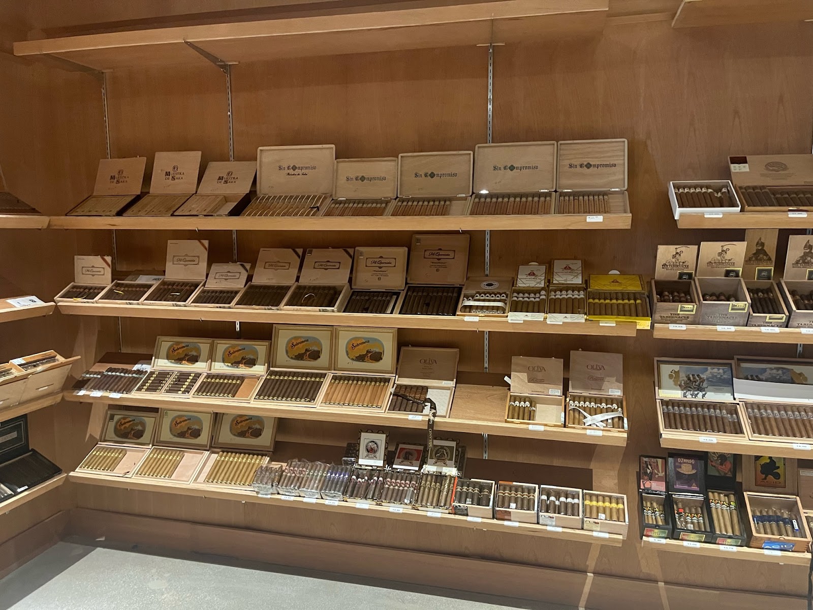 Triple Crown Cigar Lounge photo 6