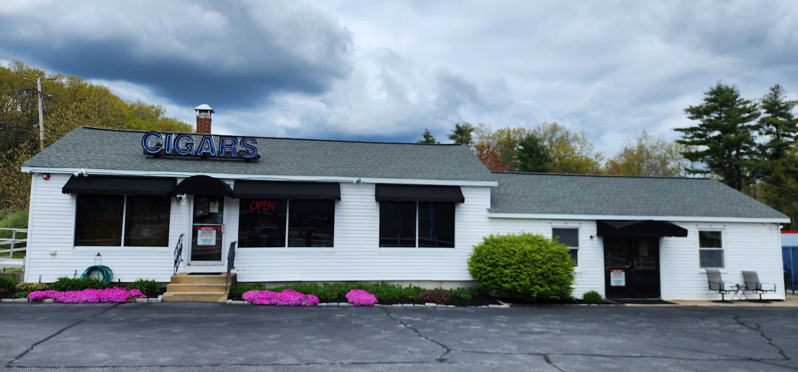 Twins Smoke Shop, Inc. - Hooksett, NH photo 6