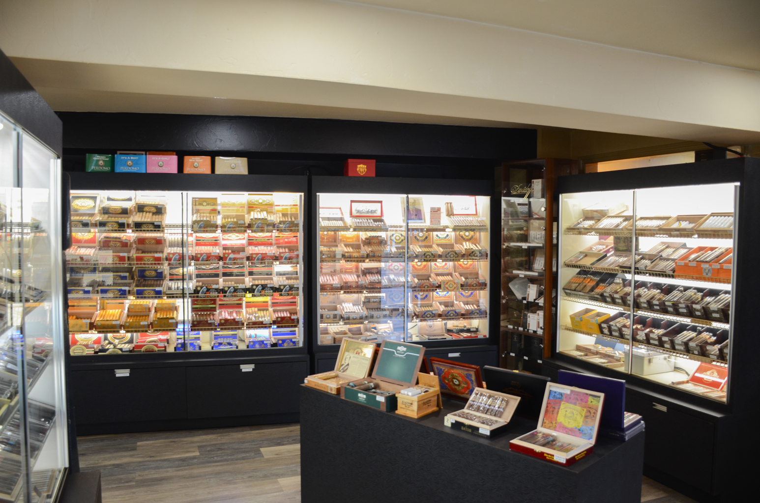 Two Guys Smoke Shop (HQ) photo 2