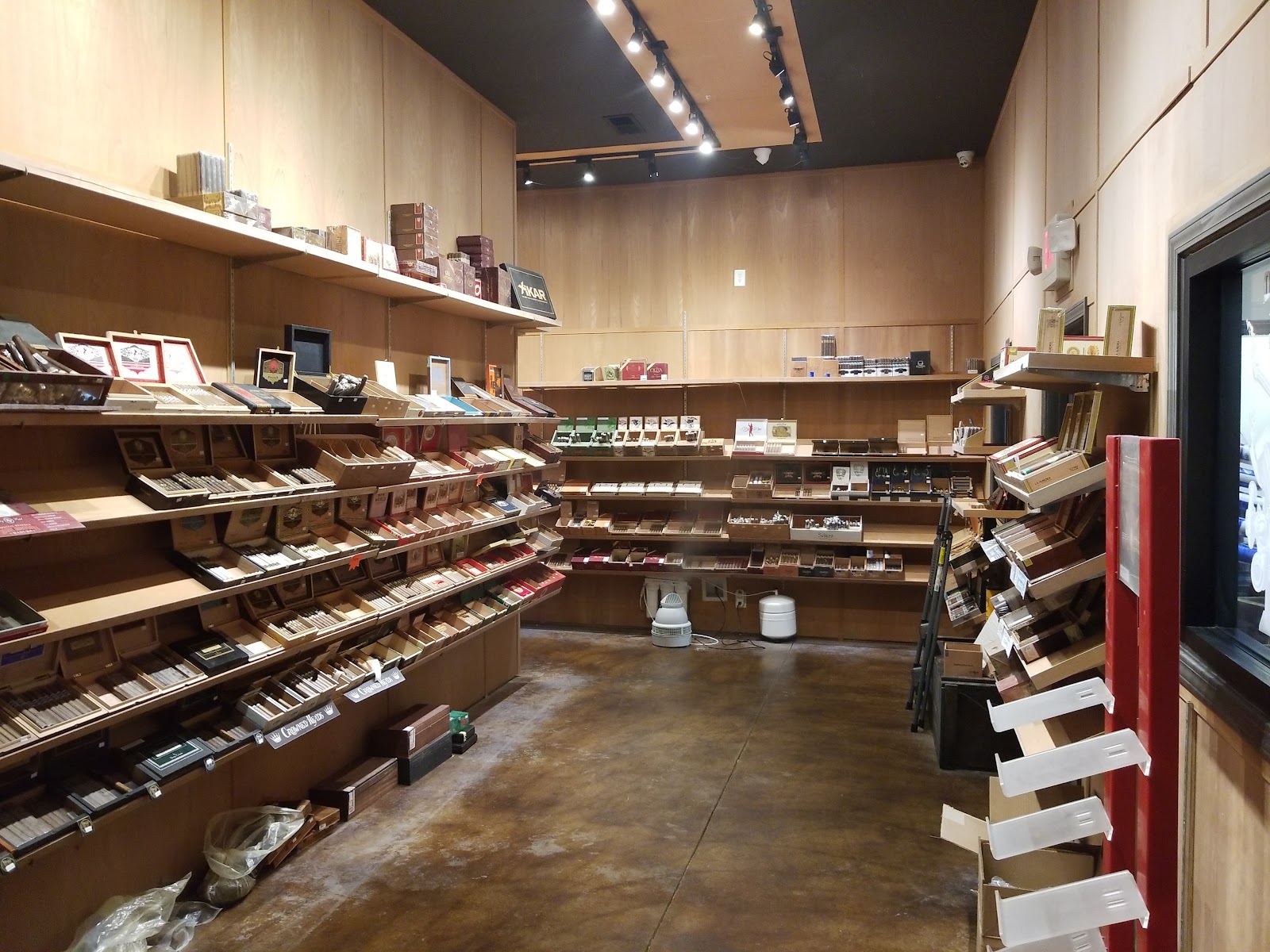 Up In Smoke Cigars photo 9