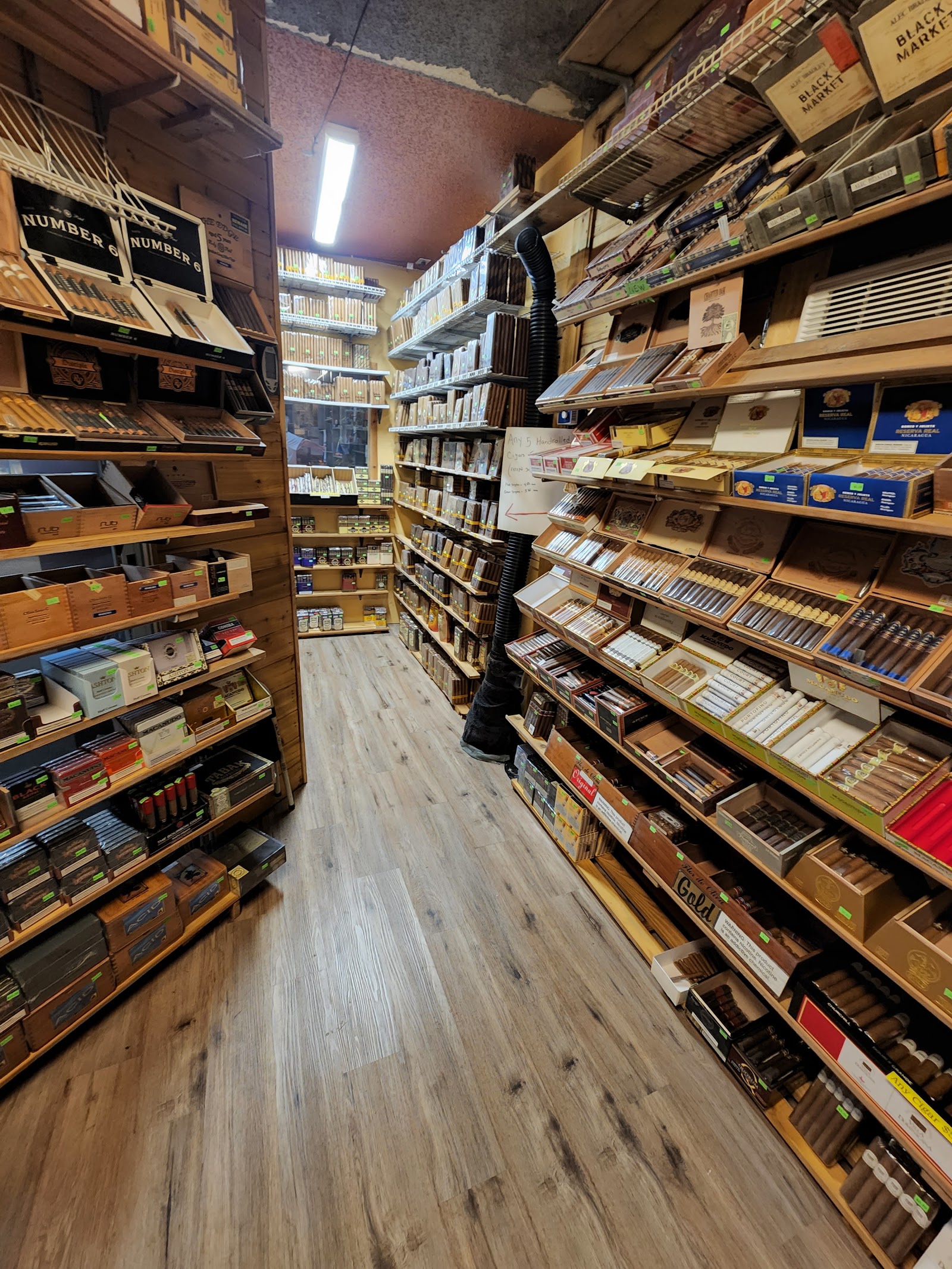 Utopia Cigar photo 4