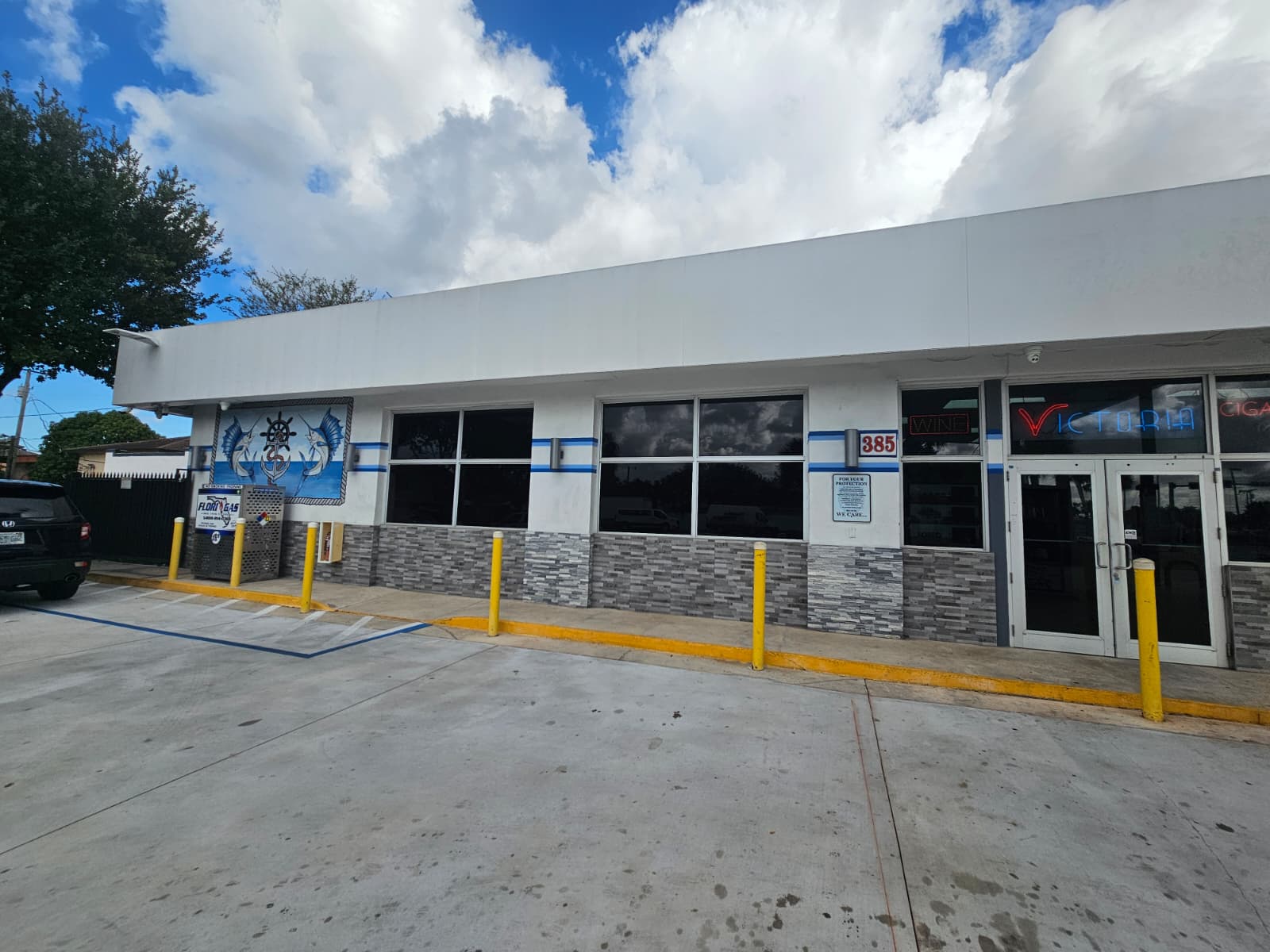 Victoria Gas Station photo 3