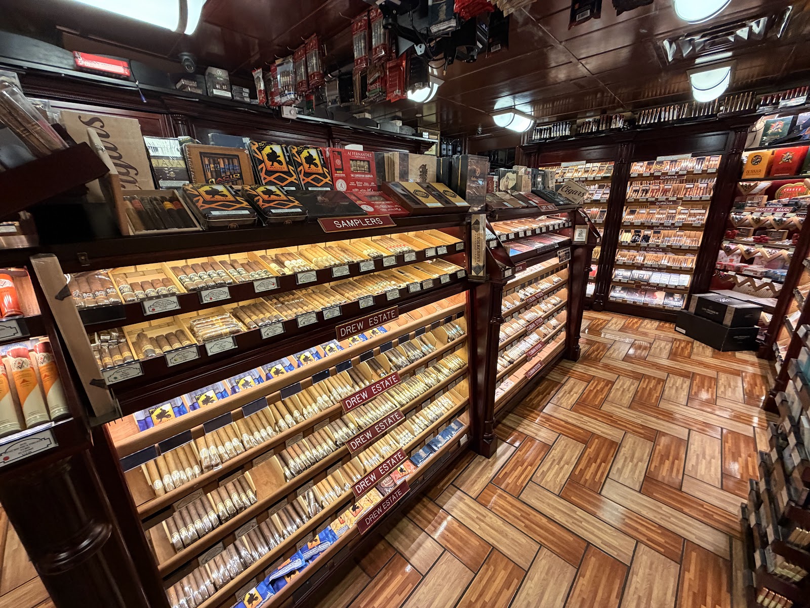 Vintage Cigar Lounge photo 7
