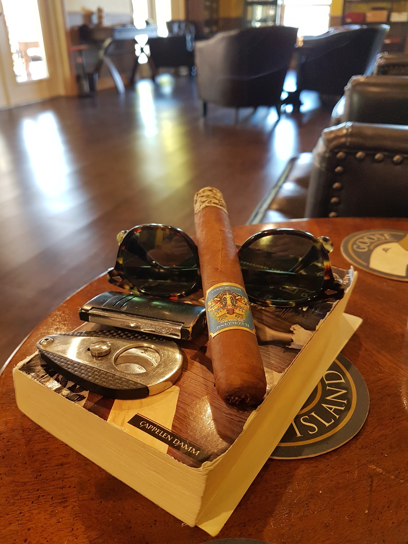 Vintino's Premium Cigars & Smoking Lounge photo 4