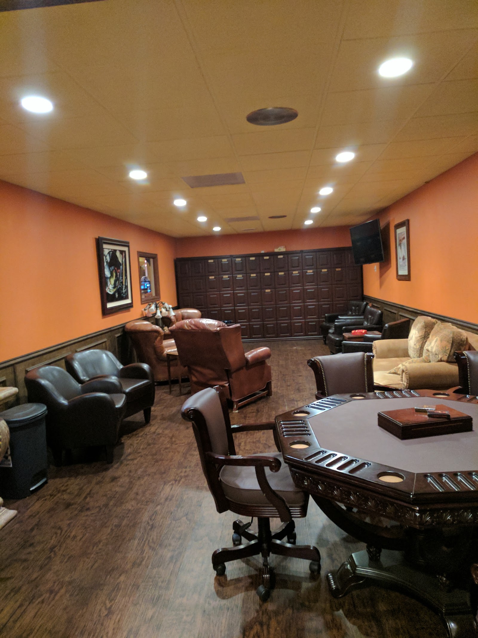 Vintino's Premium Cigars & Smoking Lounge photo 6