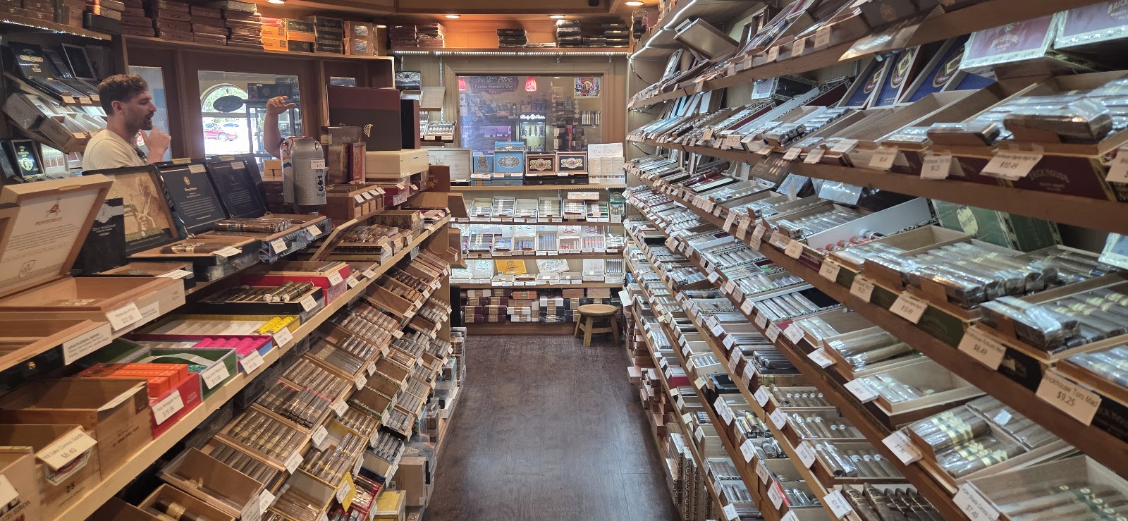 Vintino's Premium Cigars & Smoking Lounge photo 8