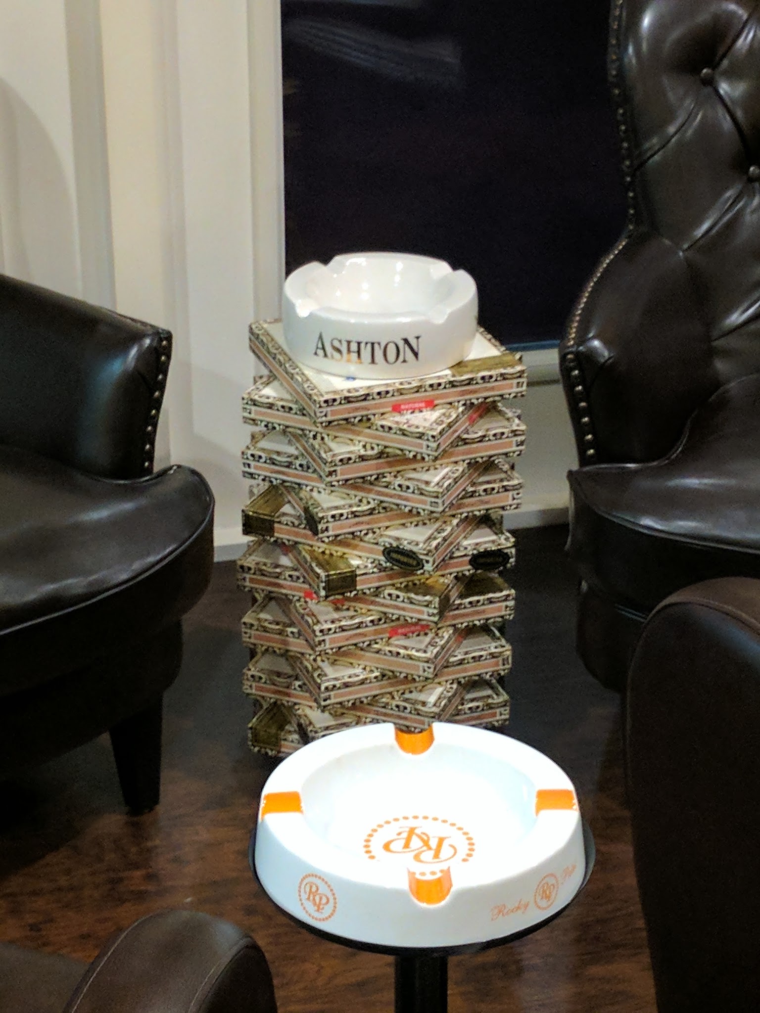 Vintino's Premium Cigars & Smoking Lounge photo 10