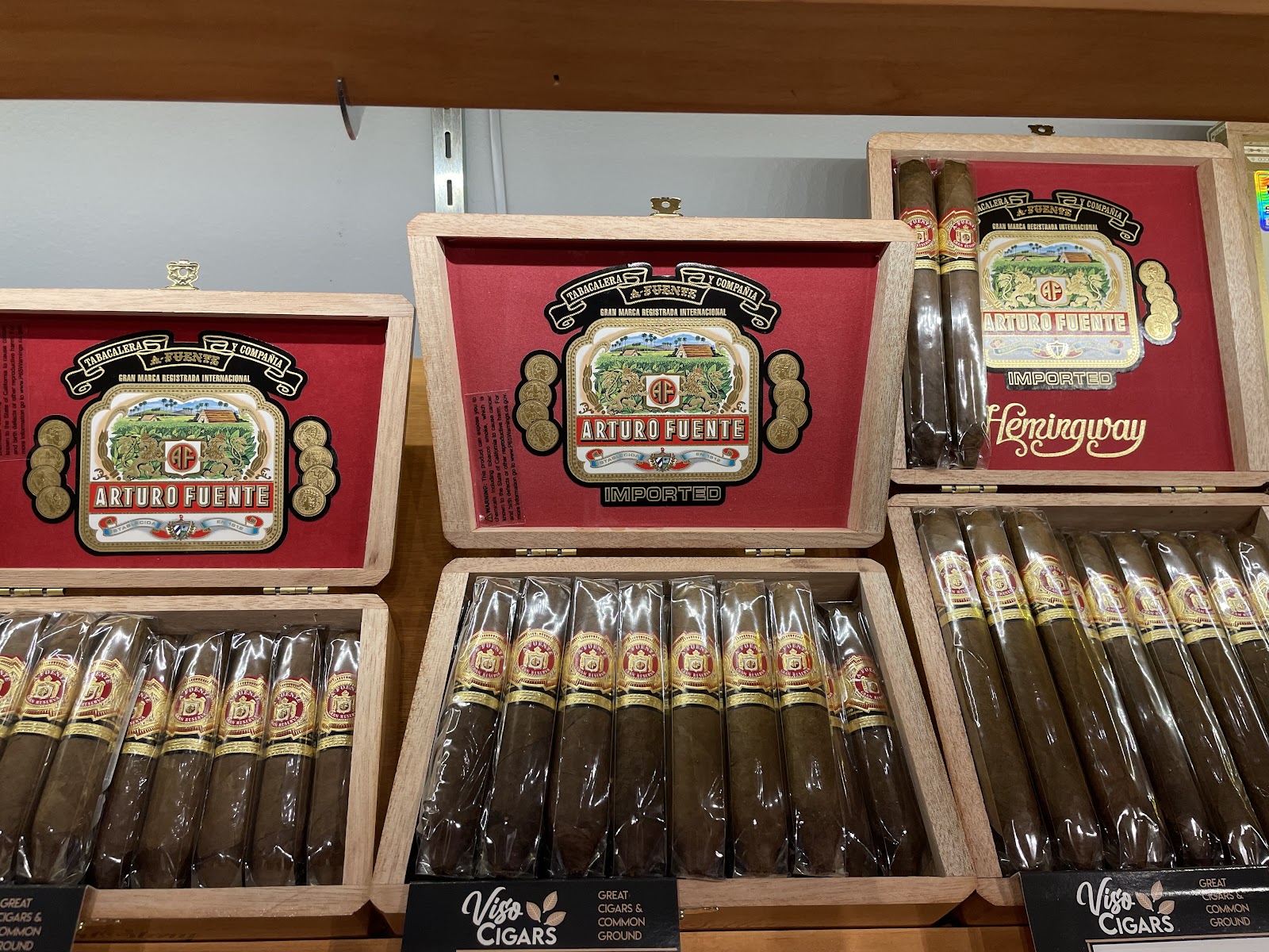 Viso Cigar Lounge photo 6