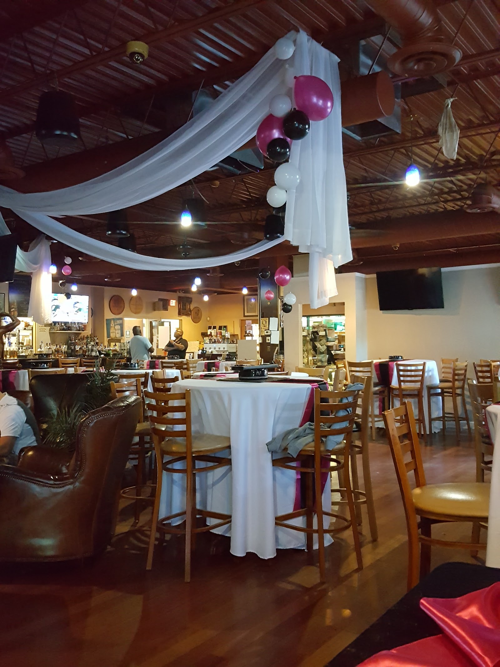 Waldorf Cigar Bar photo 6