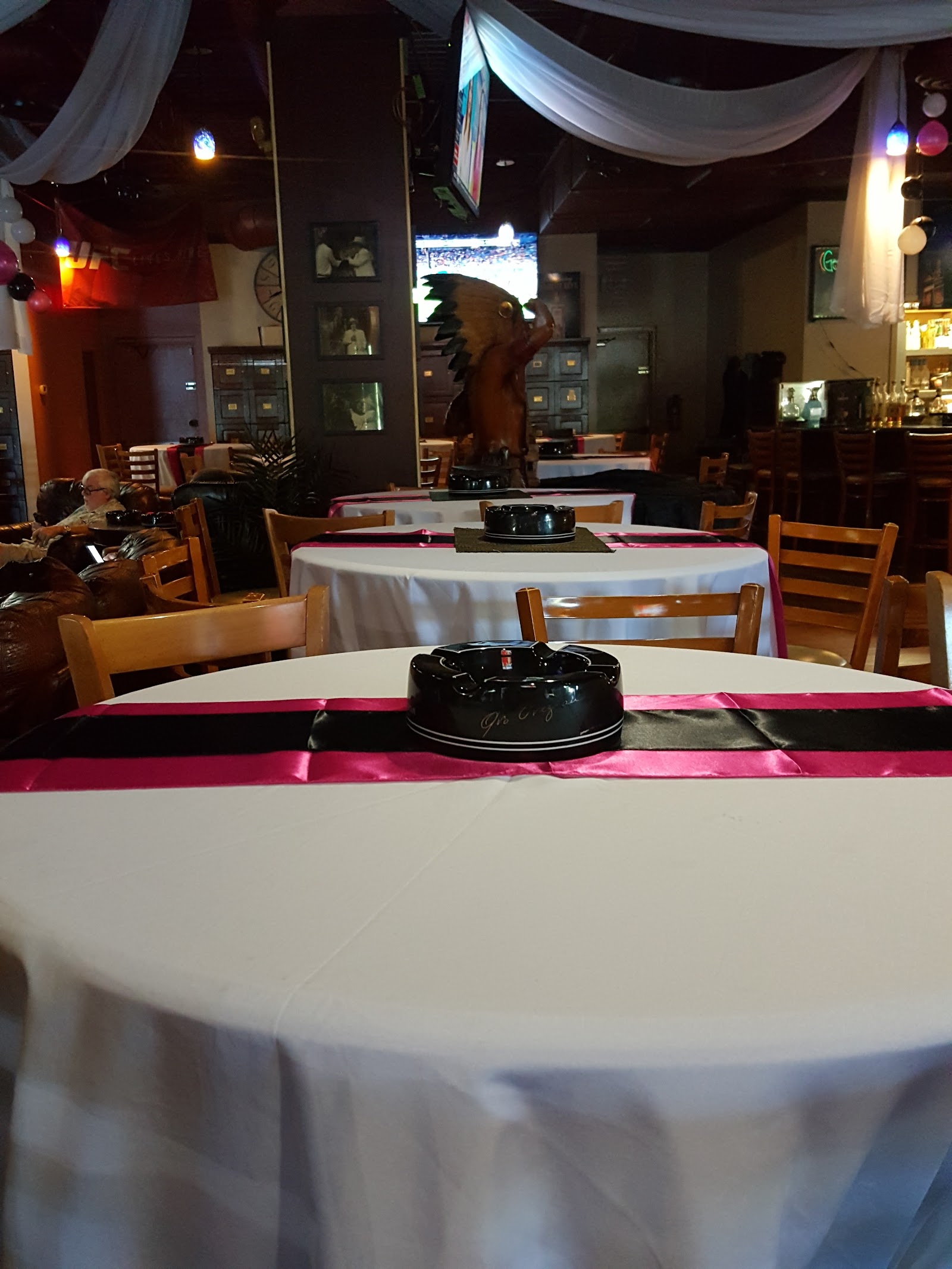 Waldorf Cigar Bar photo 9