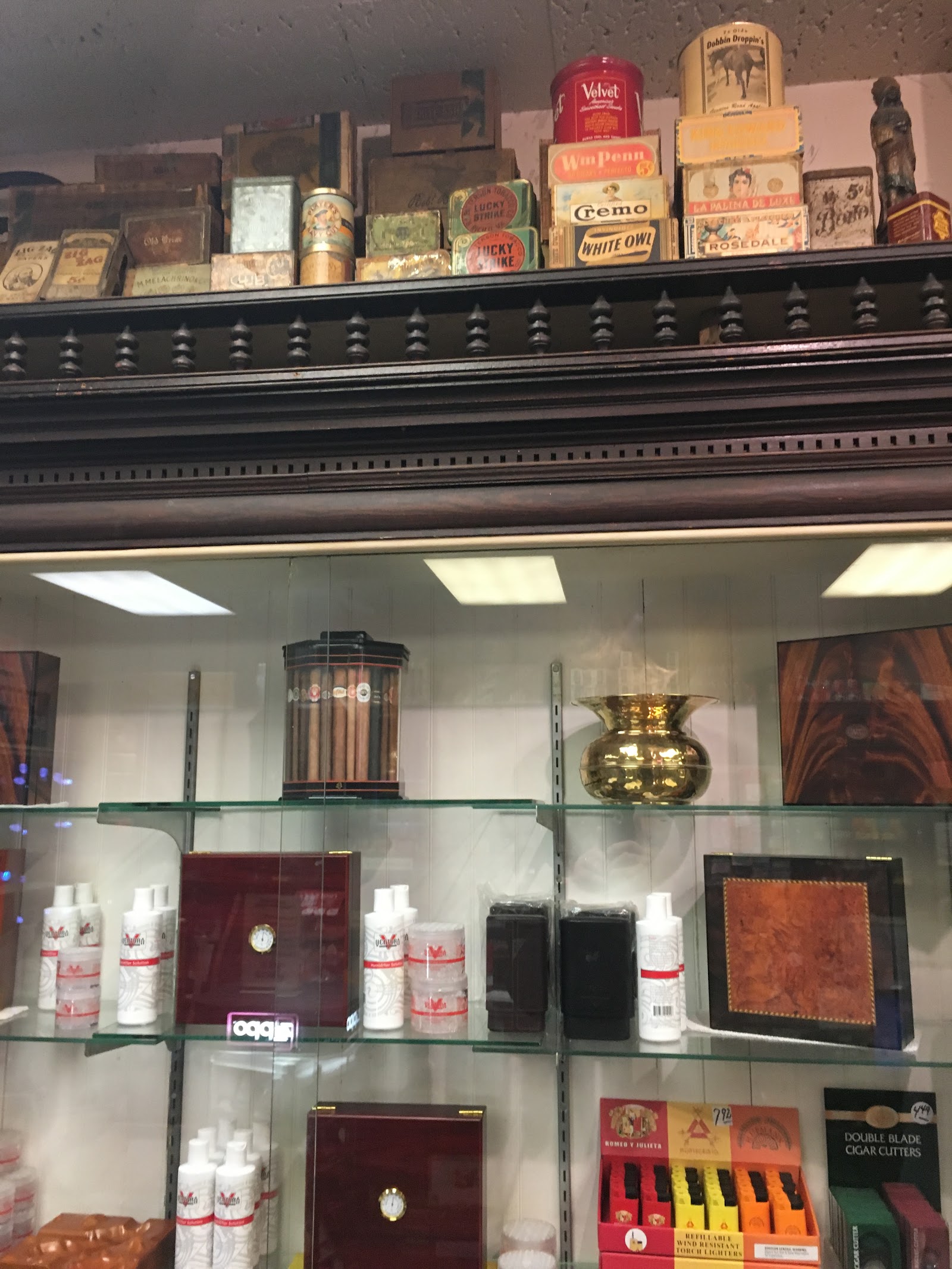 WE Brown & Co Inc dba Brown's Cigar Store photo 4