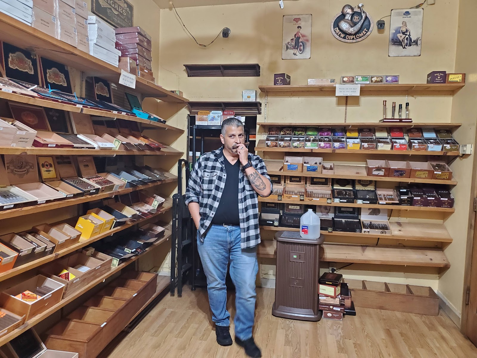West Coast Cigar Company LLC photo 8