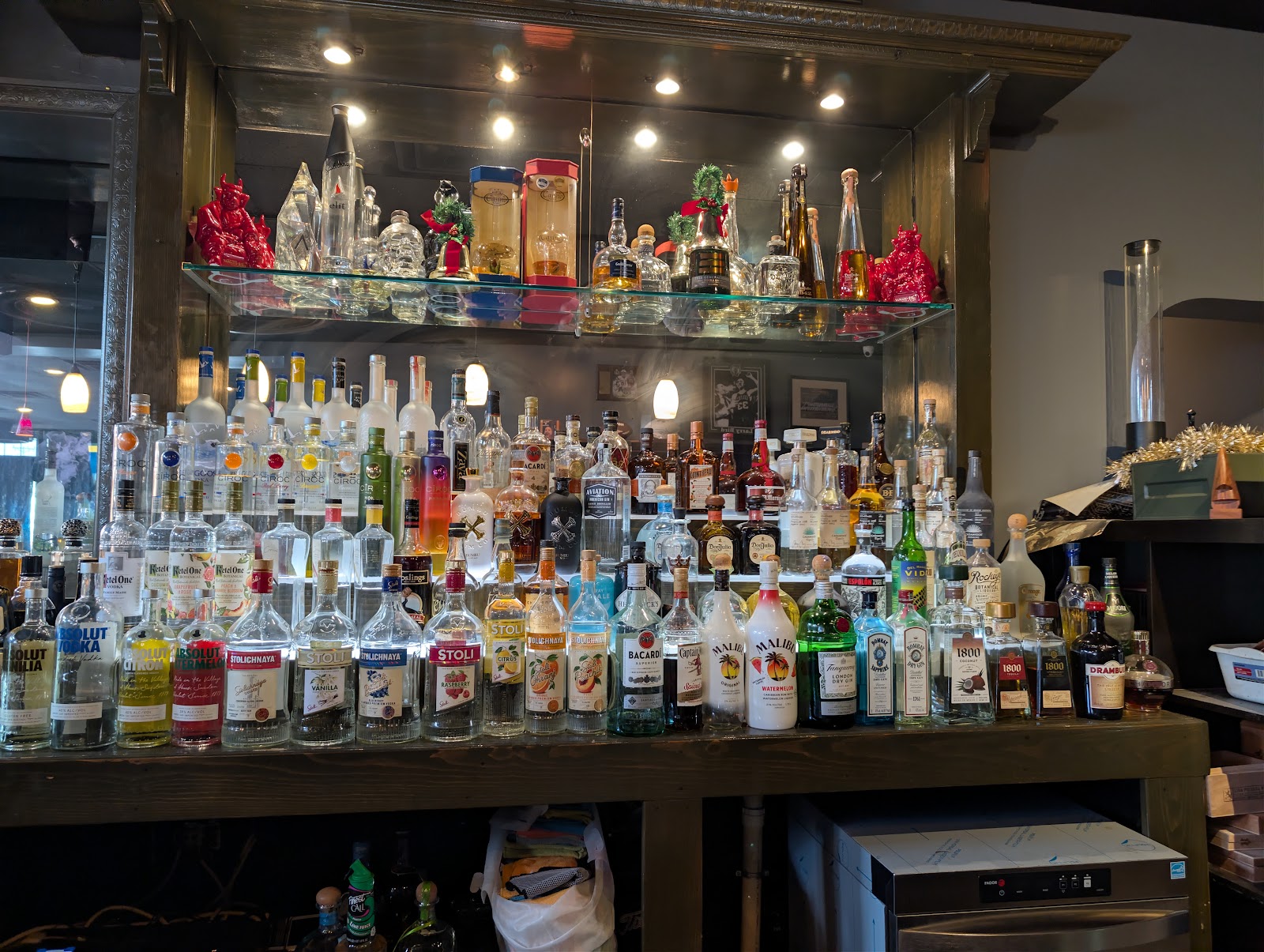 White Ash Cigar Lounge photo 4
