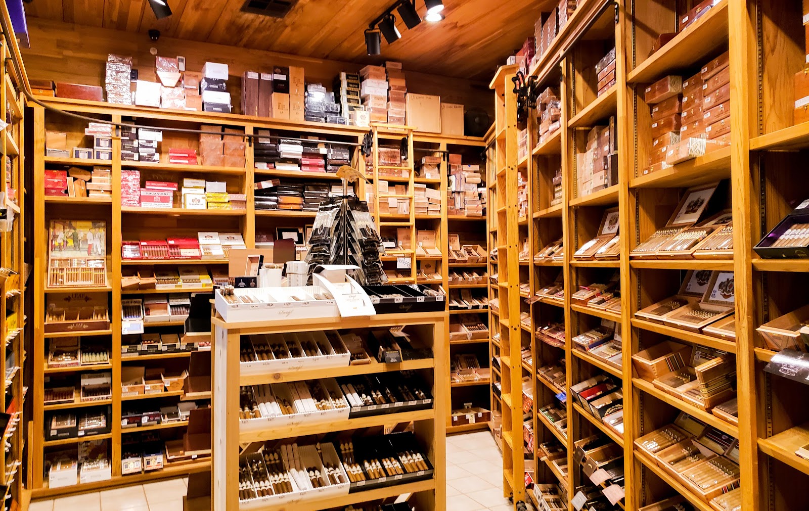 Winston's Pipe & Cigar Emporium photo 4