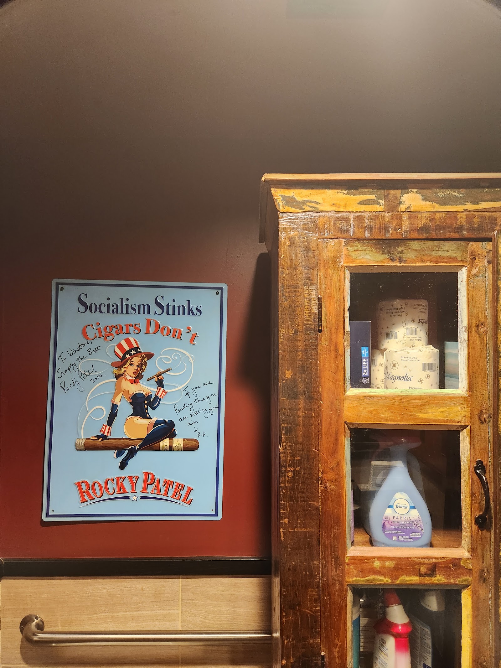 Winston's Pipe & Cigar Emporium photo 8