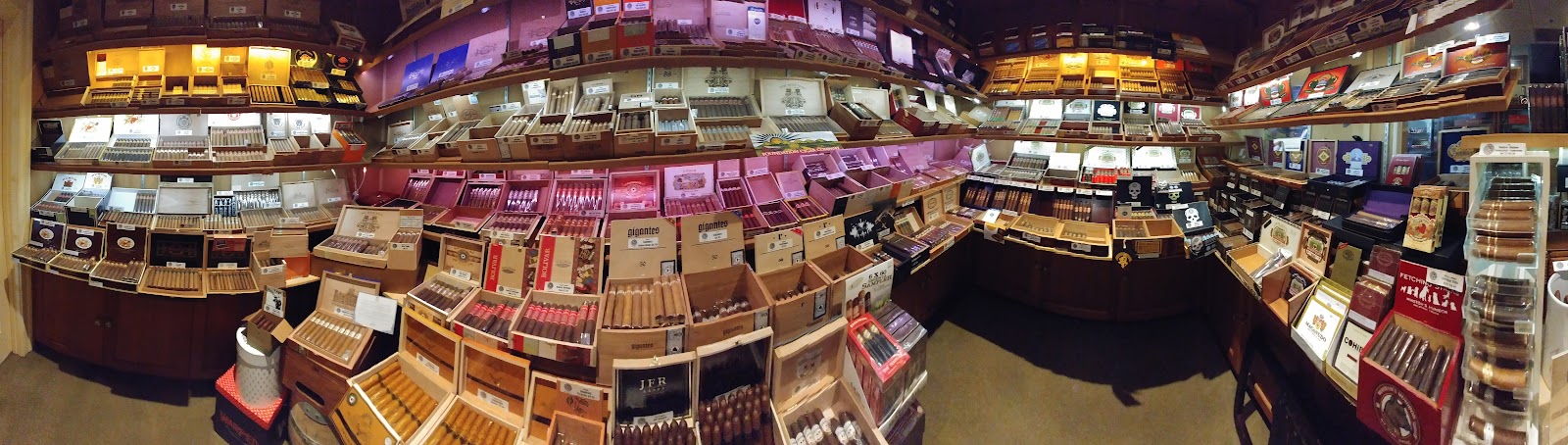 Winston's Humidor (HQ) photo 2