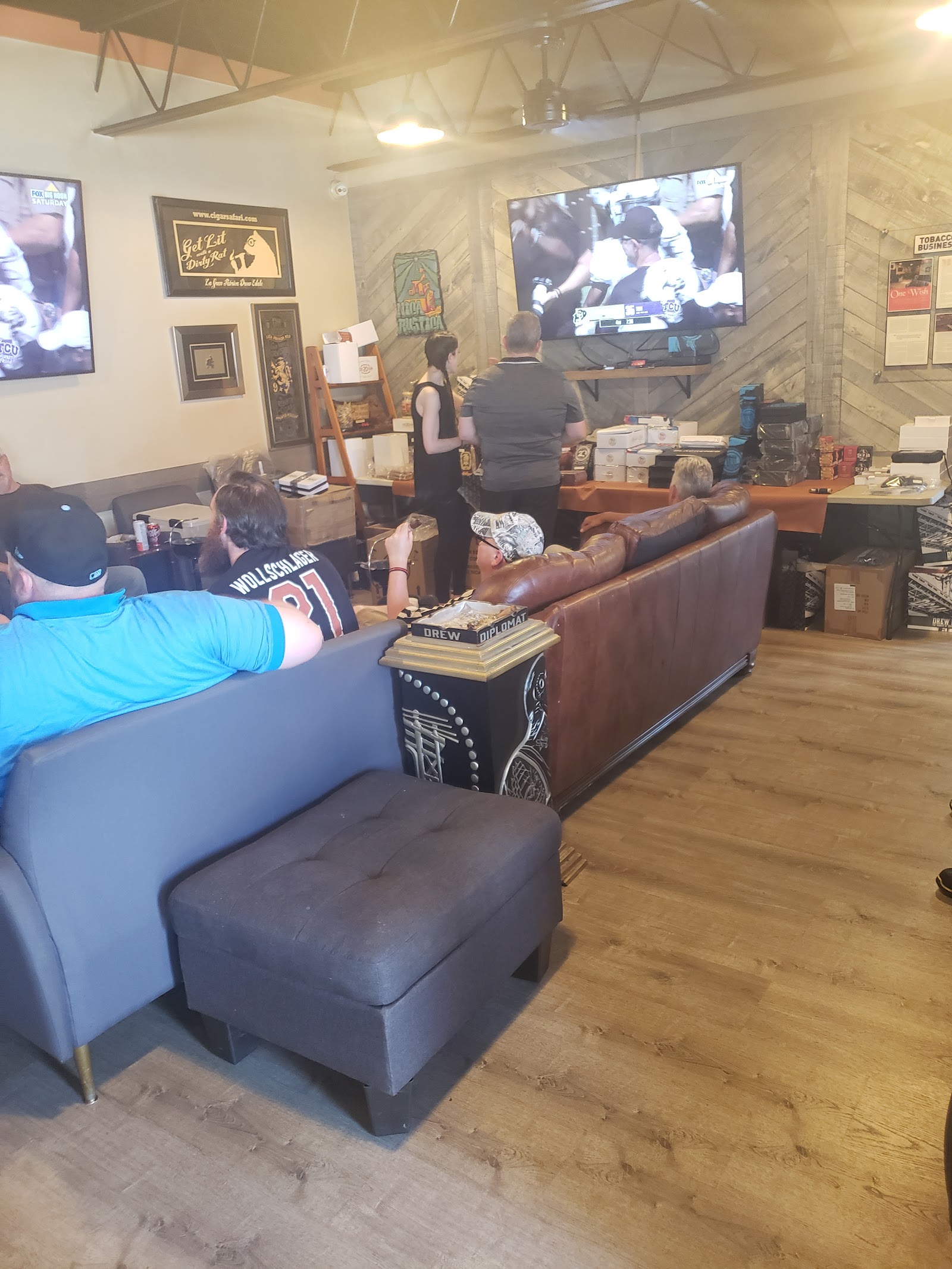 Wooden Indian Tobacco Shop and Lounge photo 7
