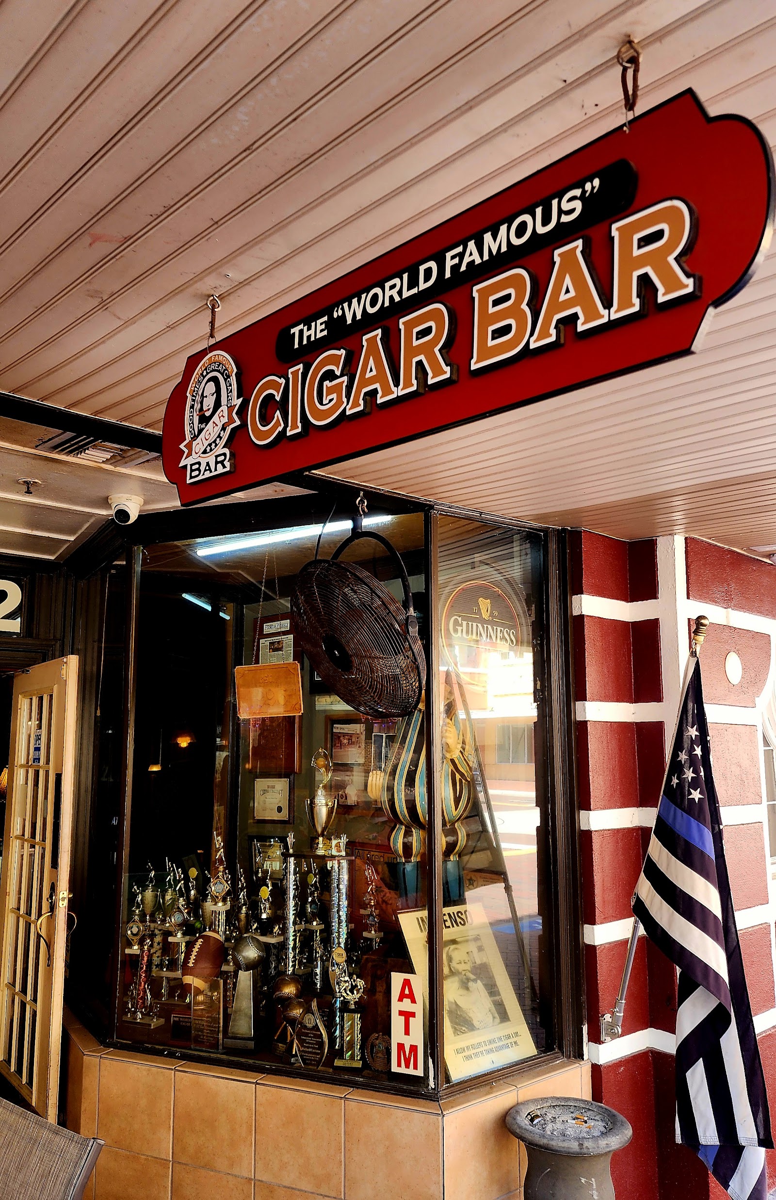 World Famous Cigar Bar photo 6