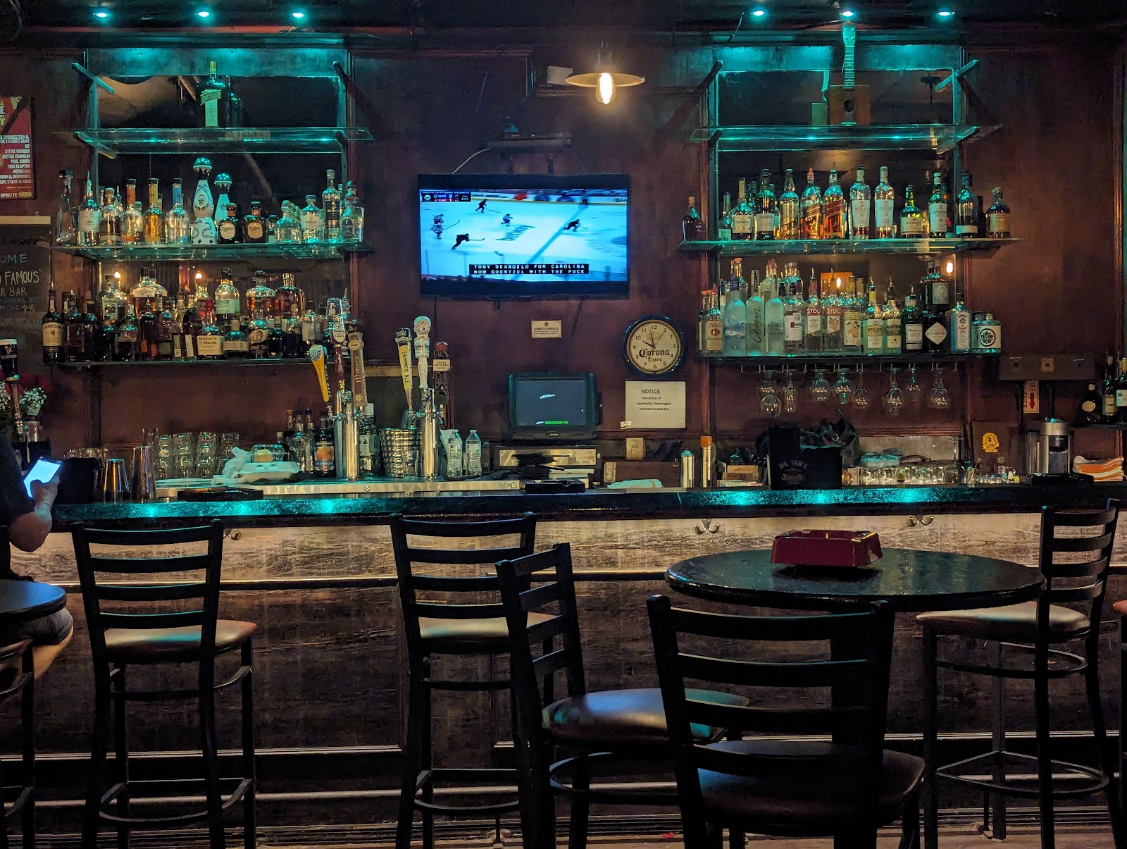 World Famous Cigar Bar photo 9
