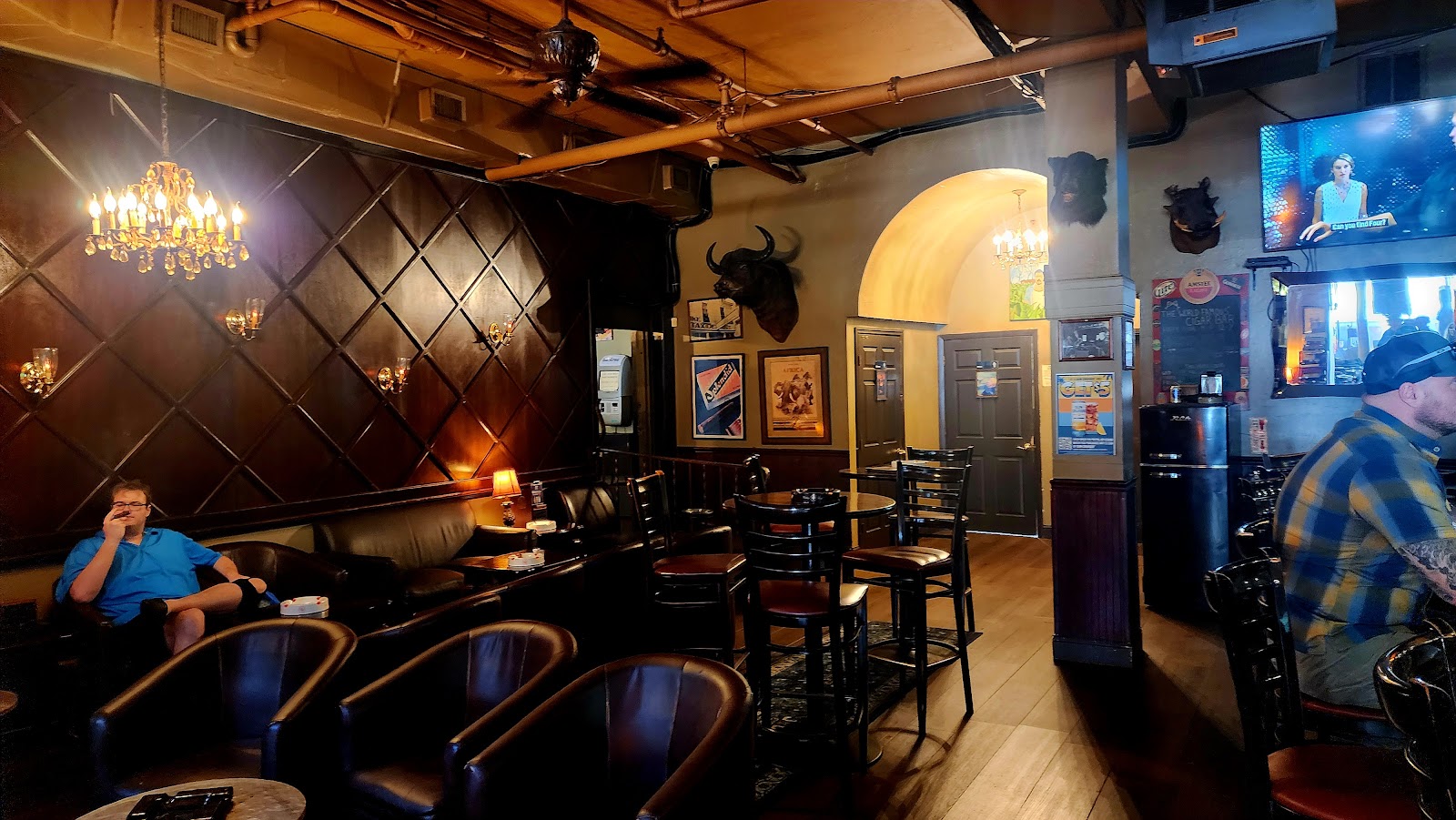 World Famous Cigar Bar photo 10