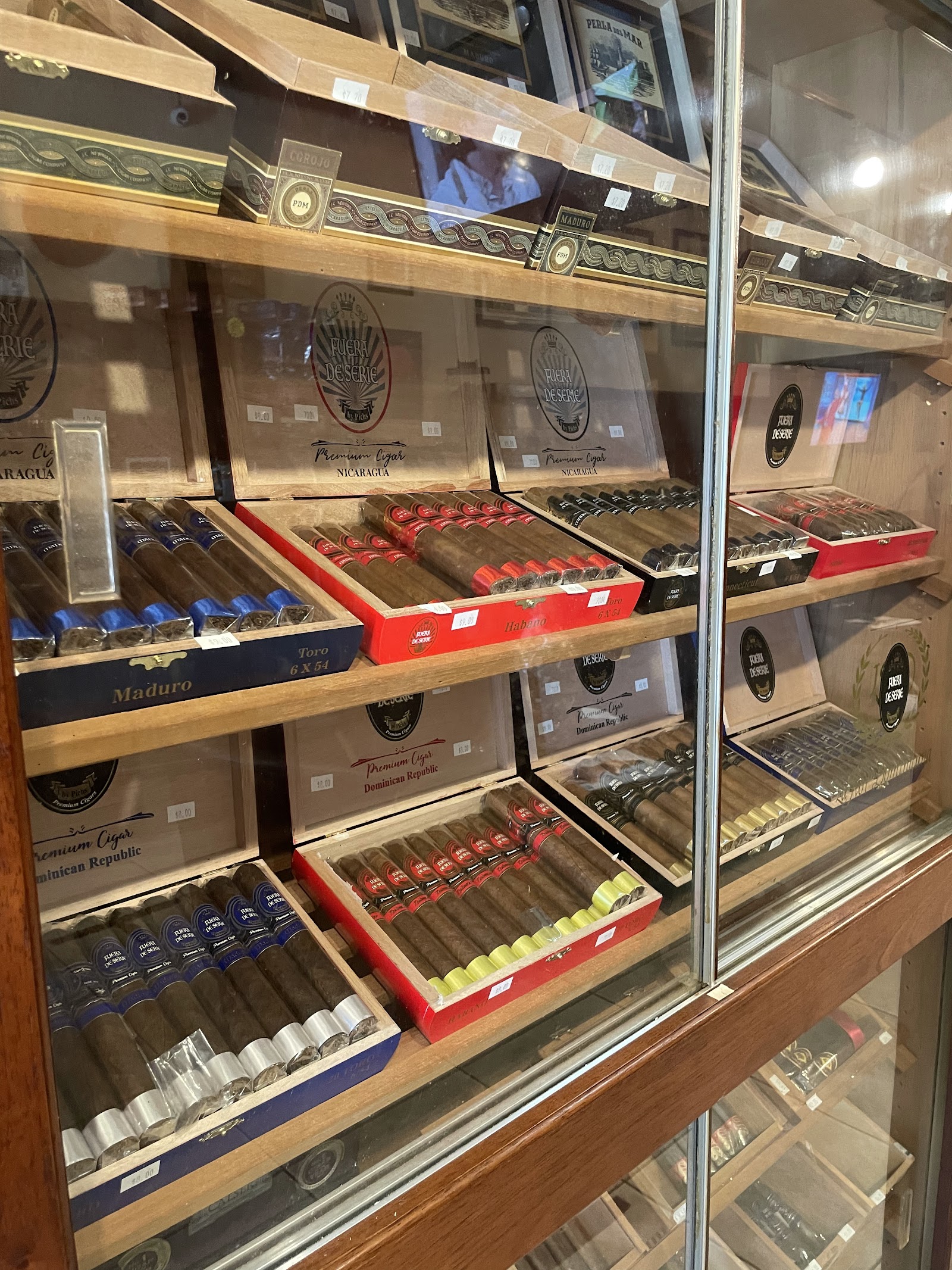 Yaxel Tobacco and Cigars photo 7