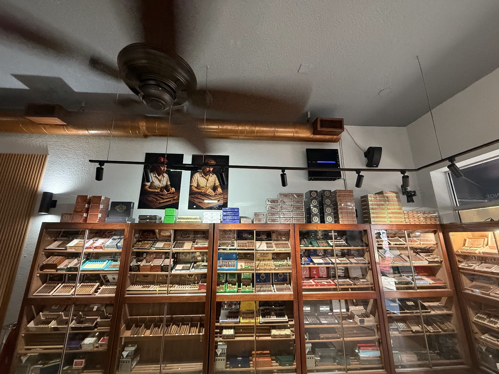 Yaxel Tobacco and Cigars photo 9