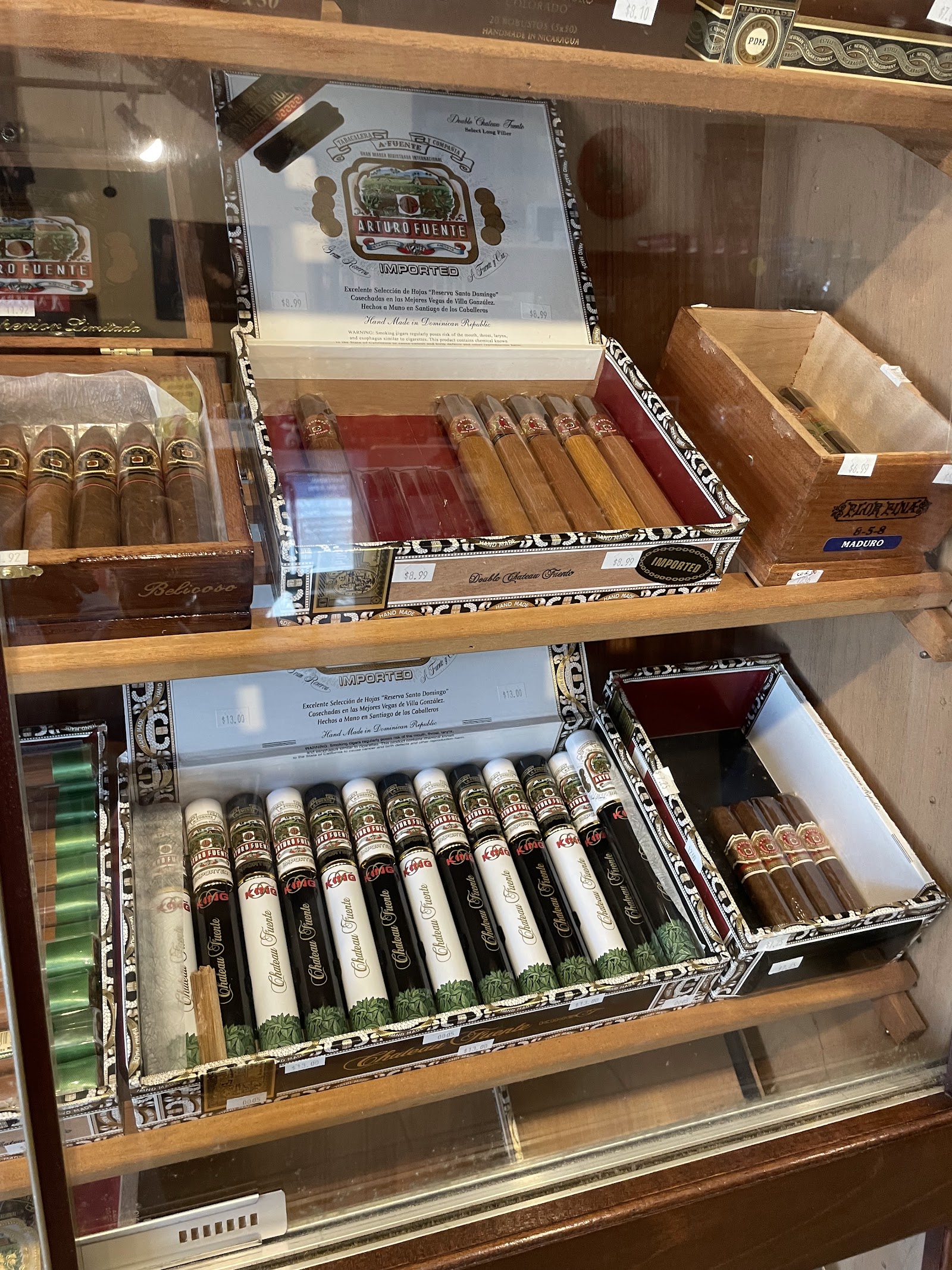 Yaxel Tobacco and Cigars photo 10
